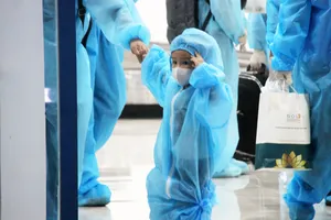 Chuyến bay đầu tiên đưa 197 công dân Bình Định từ TPHCM về quê