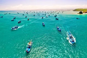 Ngư dân ra biển ăn tết