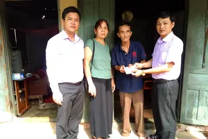 Trao 11,5 triệu đồng bạn đọc hỗ trợ lần 2 cho 2 hoàn cảnh ở Bình Định