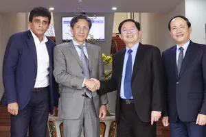 Hai “ông chủ” bất động sản, siêu du thuyền đến Bình Định