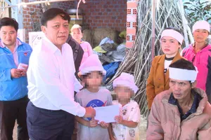 Chèo thuyền qua sông cắt cỏ, 2 vợ chồng chết đuối để lại 2 con nhỏ bơ vơ