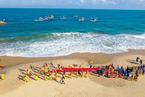 Bình Định giao chỉ tiêu 2 xã biển đón trên 1 triệu lượt khách du lịch