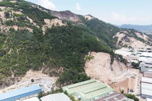 Đá “tặc” lộng hành ở núi Hòn Chà: Chuyển hồ sơ 2 vụ việc lên công an tỉnh 