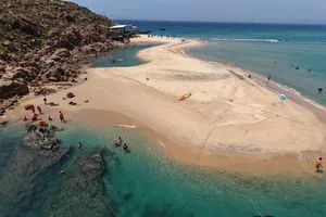 Giá vé 80.000 đồng ở điểm du lịch Hòn Khô có quá cao?