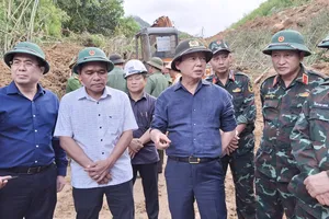 Phó Thủ tướng Trần Hồng Hà kiểm tra, chỉ đạo tại hiện trường