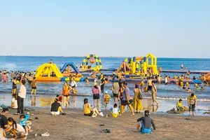 Miền Trung: Sôi động các điểm du lịch biển, trải nghiệm bản sắc văn hóa 