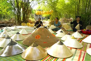 Gia Lai đánh thức du lịch làng chằm nón ngựa 300 năm tuổi