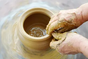 Những người giữ lửa làng gốm Vân Sơn - Nhạn Tháp
