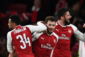 Bảng H: Arsenal - BATE 6-0: Pháo thủ bắn phá BATE