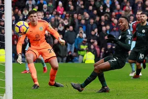 Burnley - Man City 1-1: Sterling chân gỗ, Man xanh vuột chiến thắng