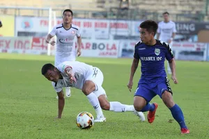 Becamex Bình Dương - TPHCM 1-1: HLV Miura lập kỷ lục 13 trận không thắng