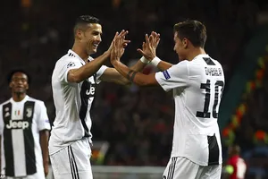 Man United - Juventus 0-1: Ronaldo, Dybala gieo sầu Mourinho