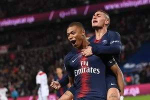 Marseille - PSG 0-2: Mbappe, Draxler “nổ súng”, mang về trận thắng thứ 11