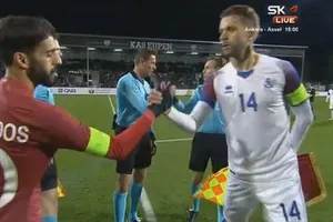 Iceland - Qatar 2-2: Bất phân thắng bại