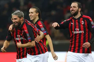 AC Milan - Dudelange 5-2: Cutrone, Calhanoglu, Borini mở hội Milan