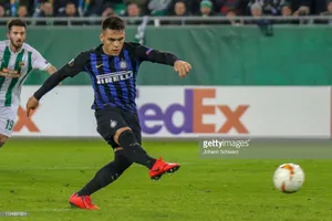 Rapid Wien - Inter Milan 0-1: Lautaro Martinez giành 3 điểm trên chấm 11m
