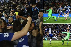 Porto - Roma 3-1 (chung cuộc 4-3): Soares, Moussa Marega, Alex Telles tỏa sáng giành vé vào tứ kết