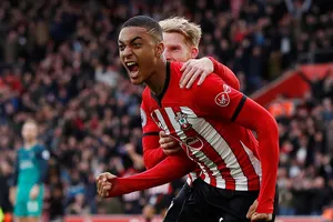 Southampton - Tottenham 2-1: Harry Kane mở tỷ số, Valery, Ward-Prowse ngược dòng hạ đối thủ