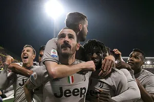 Cagliari - Juventus 0-2: Bonucci khai màn, Moise Kean ấn định chiến thắng, Juve bỏ xa Napoli 18 điểm