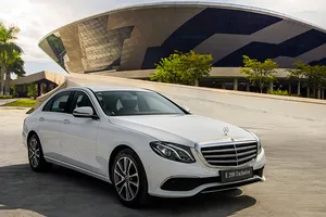 Mercedes-Benz ra mắt phiên bản E 200 Exclusive