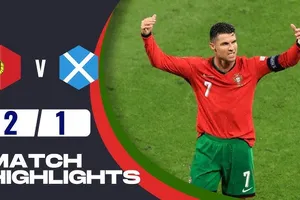 Bồ Đào Nha vs Scotland 2-1: McTominay tạo bất ngờ nhưng Bruno Fernandes gỡ hòa, ngôi sao Ronaldo lại tỏa sáng "gánh team"