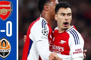 Arsenal vs Shakhtar Donetsk 1-0: Martinelli dứt điểm trúng cột dọc, bật vào người thủ thành Riznyk phản lưới nhà 
