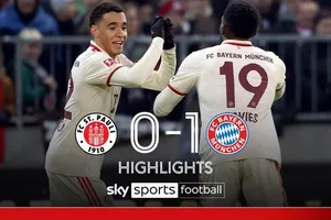 St. Pauli vs Eintracht Frankfurt 0-1: Hugo Ekitike sút bật cột, Kristensen sút dội xà, Omar Marmoush tỉa bóng tinh tế ghi bàn duy nhất 