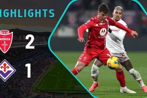 Monza vs Fiorentina 2-1: Patrick Ciurria kịp khai bàn cuối hiệp 1, Daniel Maldini đệm bóng cận thành nhân đôi tỷ số, Lucas Beltran ghi bàn nhờ penalty