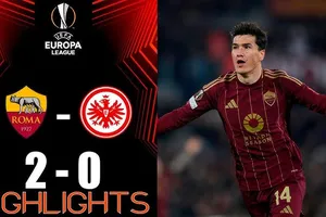 AS Roma vs Frankfurt 2-0: Angelino đệm bóng cận thành mở bàn, Eldor Shomurodov đột phá ấn định chiến thắng dễ dàng 