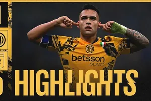 Inter Milan vs Genoa 1-0: Calhanoglu treo bóng đẹp mắt, Lautaro Martinez đánh đầu ghi bàn duy nhất cho Inter, tạm soán ngôi đầu Serie A của Napoli 