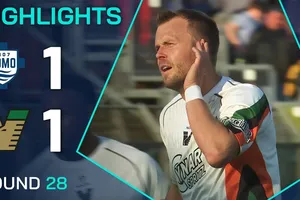 Como vs Venezia 1-1: Tâm điểm hiệp 2, Nanitamo Ikone sút chéo góc mở bàn, Christian Gytkjaer gỡ hòa phút cuối nhờ chấm penalty