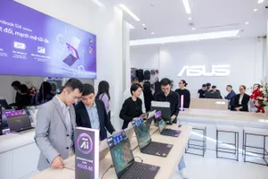 Khu trải nghiệm các dòng sản phẩm Zenbook và Vivobook tại cửa hàng