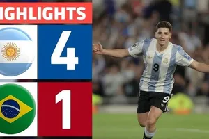 Argentina vs Brazil 4-1: Alvarez sớm mở bàn phút thứ 4, Enzo, Mac Allister, Simeone lần lượt tỏa sáng, Argentina tạm dẫn đầu bảng, hơn Ecuador 8 điểm