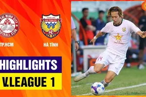 TPHCM vs Hà Tĩnh 0-1: Sai lầm thủ môn Mạnh Cường, Viktor Lê bất ngờ ghi bàn, Endrick kém duyên phút bù giờ, TPHCM đành nhìn Hà Tĩnh bỏ túi 3 điểm 