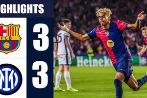 Barcelona vs Inter Milan 3-3: Dumfries kiến tạo, Thuram lấp lánh ngay phút đầu tiên, Dumfries ghi cú đúp, Yamal, Ferran Torres tỏa sáng, Sommer bất ngờ phản lưới nhà, Milan chờ tái đấu Barca ở lượt về ngày 7/5