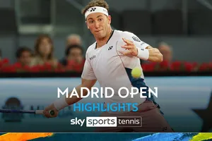 Casper Ruud vs Daniil Medvedev 6-3, 7-5: Ruud lần đầu hạ Medvedev, gặp Francisco Cerundolo ở bán kết Madrid Open 2025