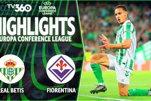 Real Betis vs Fiorentina 2-1: Bakambu căng ngang, Ezzalzouli chớp thời cơ sớm khai bàn, Antony sút cực căng nhân đôi tỷ số, Ranieri ghi bàn danh dự, Fiorentina chật vật lượt về bán kết Europa Conference 2025