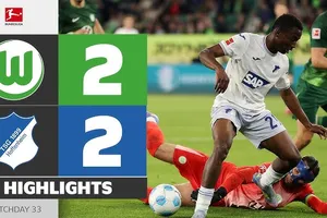 Wolfsburg vs Hoffenheim 2-2: Leo Skiri Ostigard bất ngờ phản lưới nhà ngay phút thứ 1, Pavel Kaderabek gỡ hòa, Jonas Wind lập công, Marius Bulter kịp cứu thua sau 3 phút