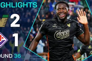 Venezia vs Fiorentina 2-1: Fali Cande hứng ngực đệm bóng cận thành, Gaetano Oristanio đánh đầu nhân đôi tỷ số, Rolando Mandragora ghi bàn danh dự