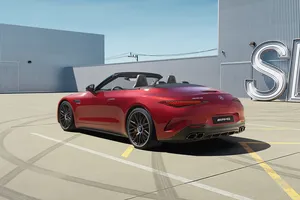 Sức mạnh vượt 800 mã lực nhờ công nghệ Hybrid E Performance