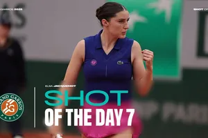 Elsa Jacquemot có pha ăn điểm ấn tượng nhất ở ngày thi đấu thứ 7 Roland Garros 2025