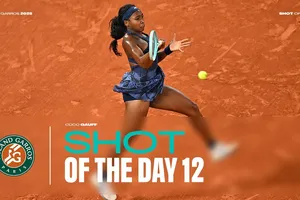 Coco Gauff có pha ăn điểm kịch tính, đẹp mắt nhất ngày thi đấu thứ 12 Roland Garros 2025