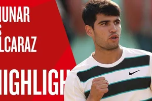 Carlos Alcaraz vs Jaume Munar 6-4, (7)6-7, 7-5: Siêu kịch tính 3 giờ 23 phút, "tiểu" Nadal Alcaraz đấu Arthur Rinderknech ở tứ kết Queen's Club