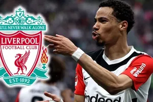 Hugo Ekitike đến Liverpool với giá 90 triệu euro, khiến tổng chi tiêu mùa hè của Liverpool lên con số hơn 300 triệu euro, HLV Arne Slot kỳ vọng làn gió mới cho The KOP