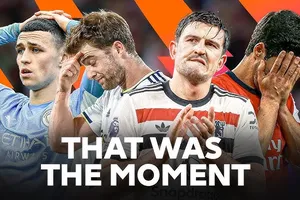 Những pha bỏ lỡ phút cuối "siêu" đáng tiếc ở Premier League của các chân sút Mikel Arteta, Riyad Mahrez, Bruno Fernandes, Harry Maguire, Carlos Tevez, Jermain Defoe