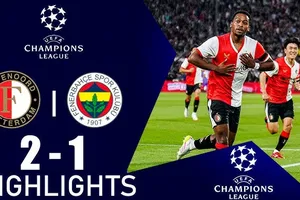Feyenoord vs Fenerbahce 2-1: Quinten Timber khai bàn, Amrabat gỡ hòa nhưng Hadj Moussa kịp có bàn thắng phút bù giờ 90'+1, chờ lượt về hấp dẫn