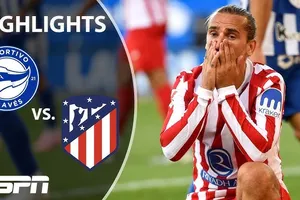 Alaves vs Atletico Madrid 1-1: Con trai Giuliano Simeone khai bàn ngay phút thứ 7, HLV Diego Simeone nở mặt, Vicente gỡ hòa trên chấm penalty, Atletico thắng sau 3 vòng