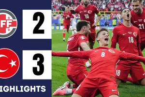 Georgia vs Thổ Nhĩ Kỳ 2-3: Mert Muldur sớm mở bàn, Kerem Akturkoglu ghi cú đúp chốt hạ cục diện, Davitashvili, Kvaratskhelia lập công, Alper Yilmaz nhận thẻ đỏ