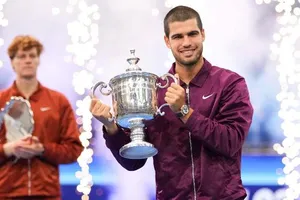 Jannik Sinner vs Carlos Alcaraz 2-6, 6-3, 1-6, 4-6: Alcaraz hạ Sinner kịch tính, đăng quang US Open 2025, ẵm gọn 5 triệu USD tiền thưởng