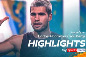 Carlos Alcaraz vs Zizou Bergs 6-4, 6-3: Alcaraz mất 1 giờ 20 phút để hạ Bergs, "Carlitos" gặp Brandon Nakashima ở tứ kết Japan Open